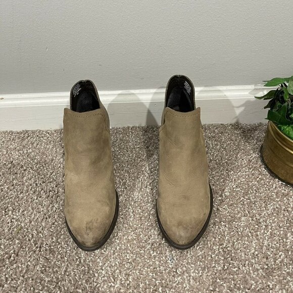 Steve Madden Size 7.5 M Adelphie Leather Ankle Boots Tan Heeled Pointed Toe - Picture 3 of 9